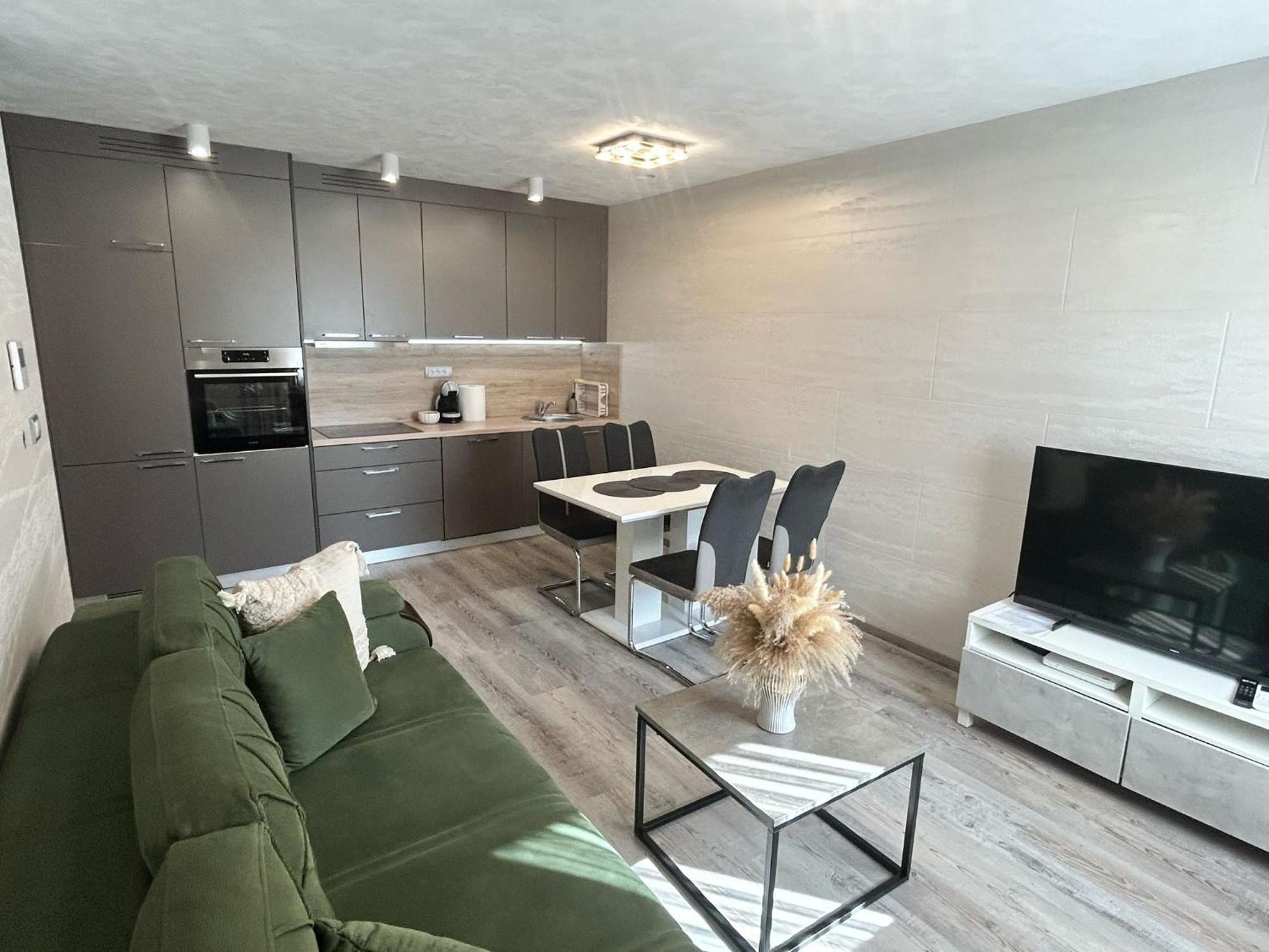 Villa Moste With Pool & Ev Station 류블랴나 외부 사진